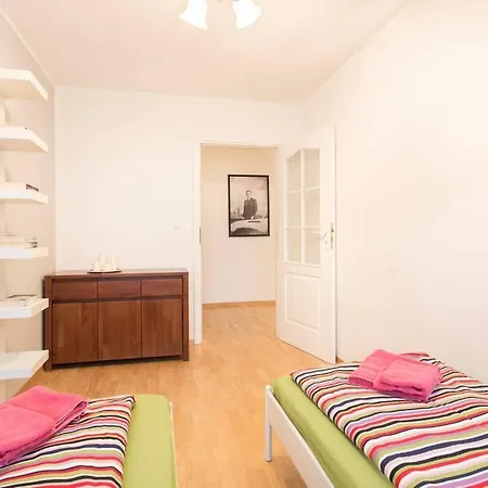 Apartament Skyfall Lägenhet *